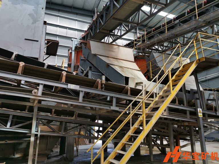 時(shí)產(chǎn)800T制砂生產(chǎn)線寶雞梅縣某石場